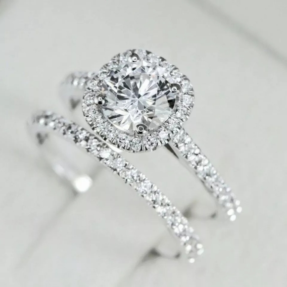 Jewelry - Classic Silver Diamond Halo Ring Set